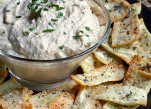 Hummus with Baked Pita Chips